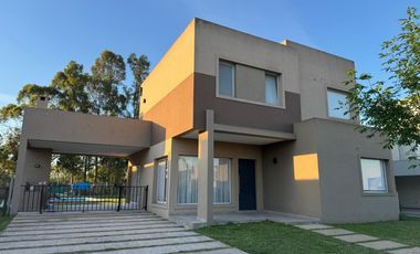 VENTA DE CASA BARRIO SANTA INES