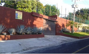 CASA EN VENTA A ORILLA DEL LAGO 