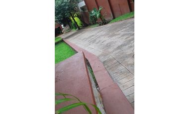 CASA EN VENTA A ORILLA DEL LAGO 