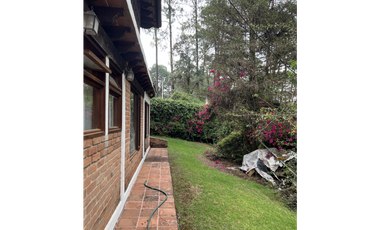 CASA EN RENTA EN AVANDARO, VALLE DE BRAVO