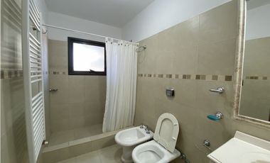 Se vende casa 2 Dormitorios - B° Pinares