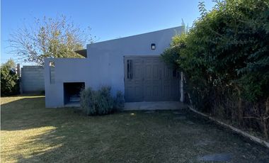 Se vende casa 2 Dormitorios - B° Pinares