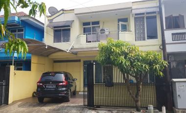 Dijual Rumah Taman Modern 10x18 Bagus terawat 3KT Selatan Cakung Murah