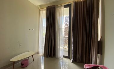 Rumah 15 menit ke Gerbang Tol Cibubur LT 135 SHM Dibantu KPR J-45735