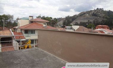 Casa de Venta – Machángara – 3 Dormitorios, 4 Garajes, jardín (C-107)