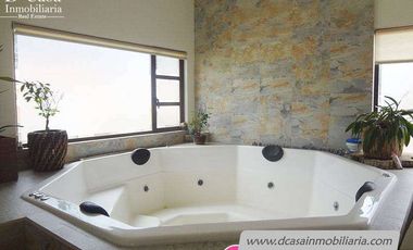 Casa de Venta – Machángara – 3 Dormitorios, 4 Garajes, jardín (C-107)