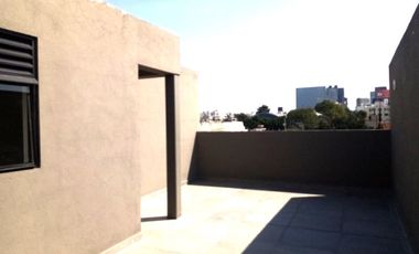 Casa tipo Town House en venta en Col. Mixcoac en condominio.