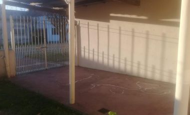 CASA TRES AMBIENTES ESPACIO GUARDA COCHE CUBIERTO Y PATIO. (valor publicado a modo figurativo NO INFORMATIVO CONSULTE)
