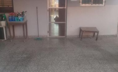 CASA TRES AMBIENTES ESPACIO GUARDA COCHE CUBIERTO Y PATIO. (valor publicado a modo figurativo NO INFORMATIVO CONSULTE)