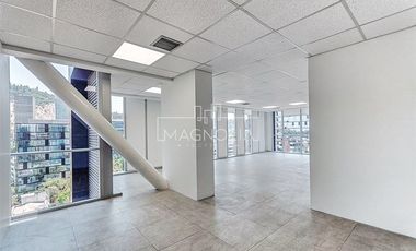 Oficina en venta con excelente ubicación en Providencia