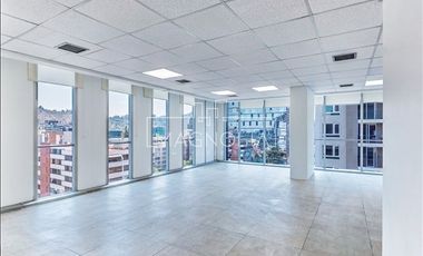 Oficina en venta con excelente ubicación en Providencia