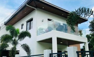 Corner Lot House for SALE or RENT with 4 Bedrooms in Sto. Domingo Angeles City