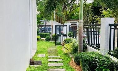 Corner Lot House for SALE or RENT with 4 Bedrooms in Sto. Domingo Angeles City