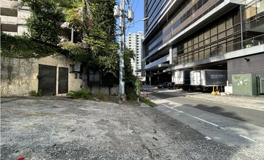 OPORTUNIDAD ÚNICA! SE VENDE TERRENO CON MEJORAS DETRAS DEL SHERATON