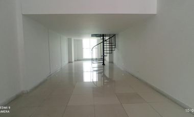 local en arriendo en niza. Cod A2285
