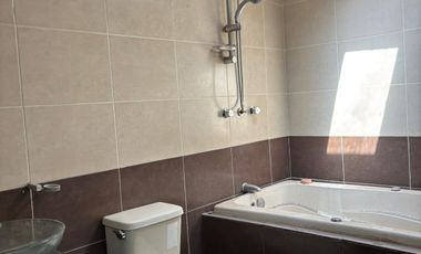 CASA CENTRICA CERCA DE ACCESO NORTE