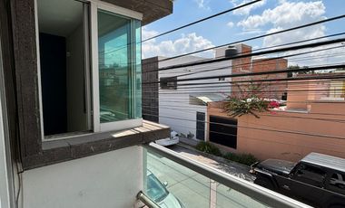 CASA CENTRICA CERCA DE ACCESO NORTE