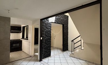 CASA CENTRICA CERCA DE ACCESO NORTE