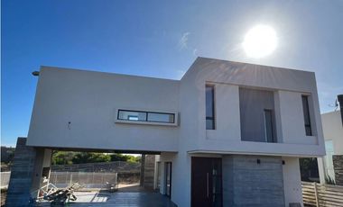 CASA EN VENTA EN COSTA ESMERALDA  - ECUESTRE 432