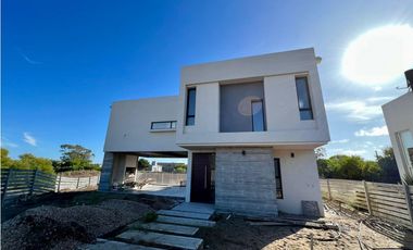 CASA EN VENTA EN COSTA ESMERALDA  - ECUESTRE 432