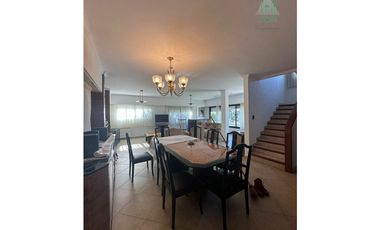 IMPECABLE CASA QUINTA