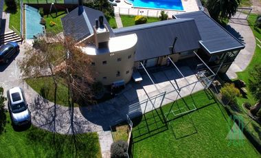 IMPECABLE CASA QUINTA