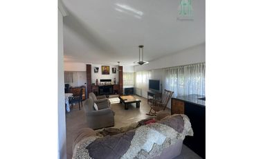 IMPECABLE CASA QUINTA