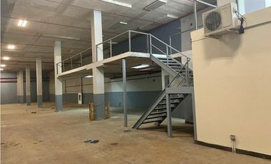 Alquiler de Galera en avenida nacional