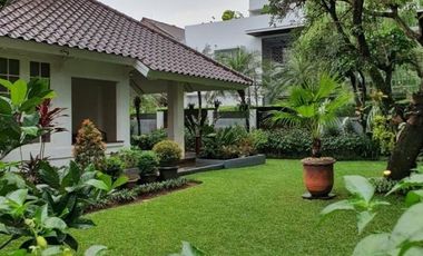 DIJUAL RUMAH ISTIMEWA dgn TAMAN at Jl HAJI SAIDI, CIPETE, JAKSEL