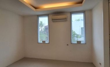 DIJUAL RUMAH ISTIMEWA dgn TAMAN at Jl HAJI SAIDI, CIPETE, JAKSEL