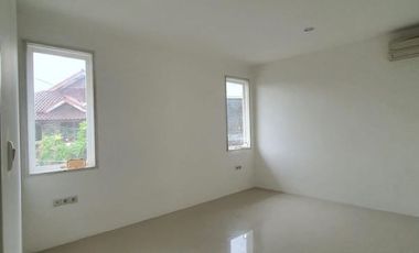 DIJUAL RUMAH ISTIMEWA dgn TAMAN at Jl HAJI SAIDI, CIPETE, JAKSEL