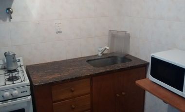 DEPARTAMENTO DE 2 AMBIENTES CON DEPENDENCIA A METROS DE LA PLAYA Y EL CENTRO.