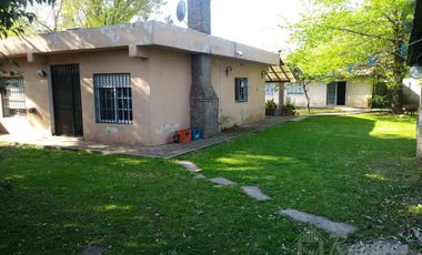 Casa Tipo Quinta 3 amb Y Depto En Venta - Moreno