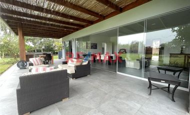 Se Vende Hermosa Casa De Campo En El Carmen - Chincha