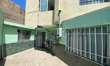 Se vende lindo y amplio departamento sector centro.