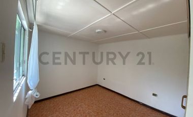 Se vende lindo y amplio departamento sector centro.