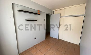 Se vende lindo y amplio departamento sector centro.