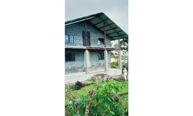 Se vende cabaña estilo campestre, con vista espectacular!