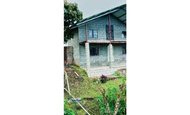 Se vende cabaña estilo campestre, con vista espectacular!