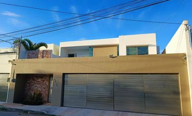 CASA EN REVENTA DE DOS PLANTAS, UBICADA EN EL NORTE DE MERIDA, EN MONTEBELLO