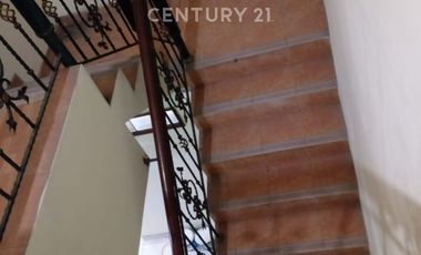 Rumah Klasik Di Area Strategis Tanjung Duren