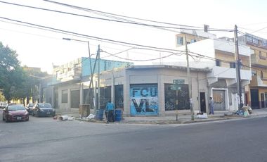 Galpon/Local 225m2 en esquina techo losa