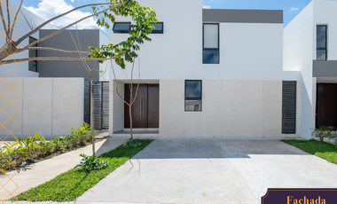 Casa en venta en privada con amenidades en Cholul