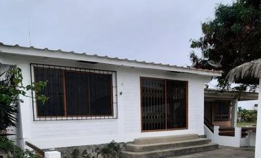 Punta Blanca - Entrada 6, casa con 3 dormitorios, dentro de conjunto cerrado y en zona de alta plusvalía.