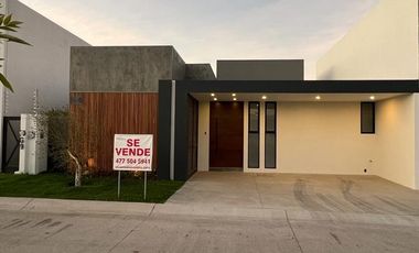 CASA EN VENTA DE UN PISO LOMAS IV EL MOLINO