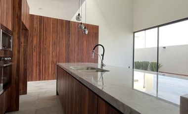 CASA EN VENTA DE UN PISO LOMAS IV EL MOLINO
