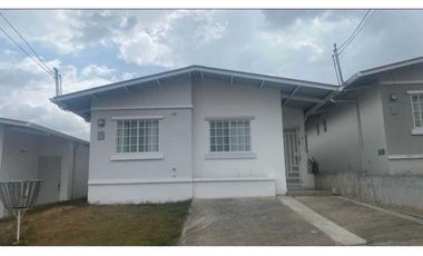 ALQUILO CASA EN CHORRERA COSTA ESTE VENTANAS AL MAR SEMI AMOBLADO R3R