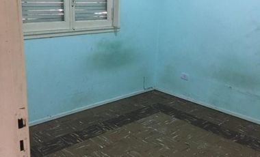 Casa 3 Amb c/ Cochera Fondo Libre y Galpon ** Venta Directa **