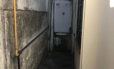 Casa 3 Amb c/ Cochera Fondo Libre y Galpon ** Venta Directa **