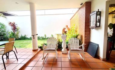 COD. 347 - SE VENDE CASA - BARRIO: VENECIA II